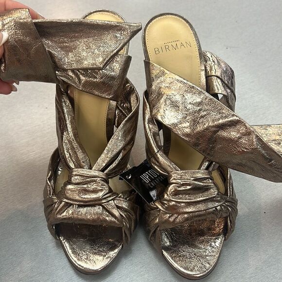 Alexandre Birman gold heels  - Picture 2 of 7